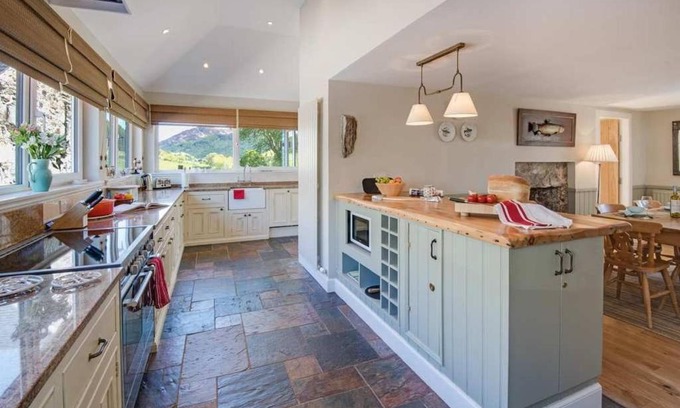 Loch Tay House | Craigeanie Farmhouse