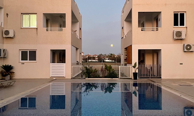 Livadia Apartment | Creative 1BR Pool View Apt with Covered Parking
