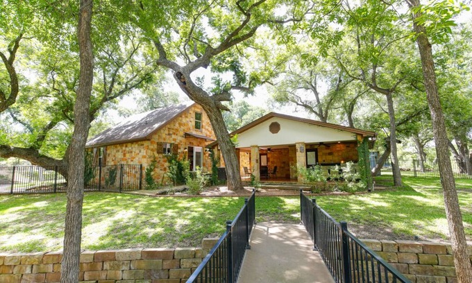 Horseshoe Bay House | Creek Haven Getaway | Concierge Services