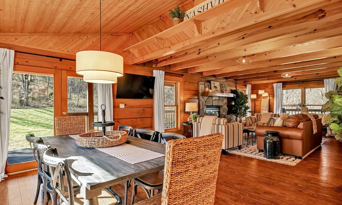 Marrowbone Cabin | Creek's Cabin Luxury Retreat, 15 minutes to Downtown Nashville