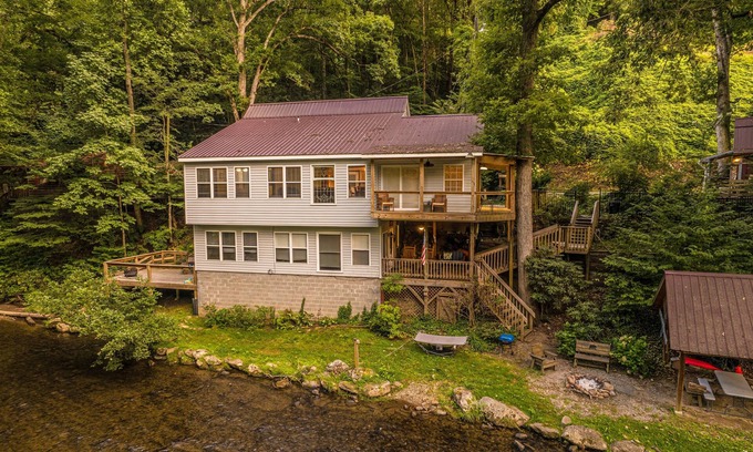 Bryson City Cabin | Creek Side Combo | Sleeps 21, Creek Access, Pets Allowed