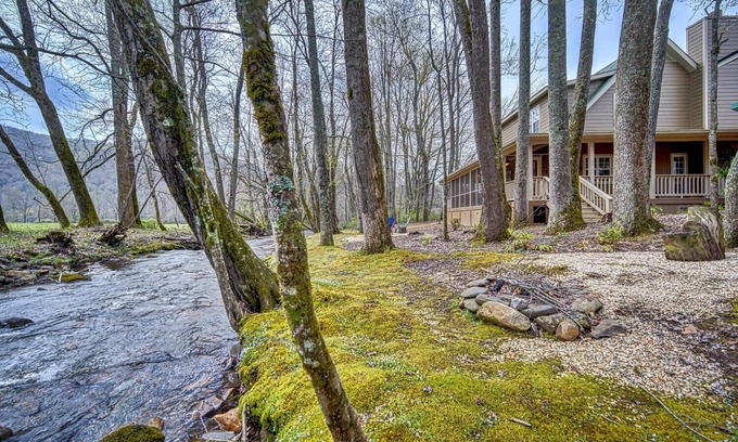 Hayesville House | Creekfront Hayesville cottage with beautiful sunrise and sunset views!