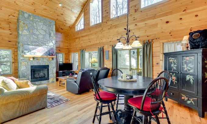 Waynesville House | Creekside Cabin with Fire Pit and Hot Tub on Hemphill