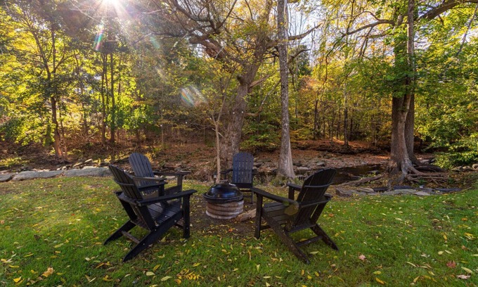 Jeffersonville Apartment | Creekside Cottage
