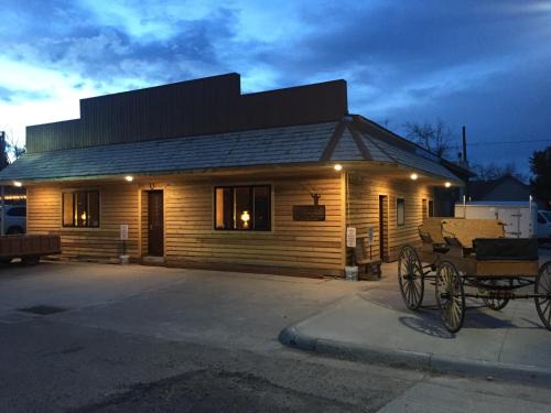 Buffalo Hotel | Creekside Downtown Vacation Suites, Only Adults 25 or older