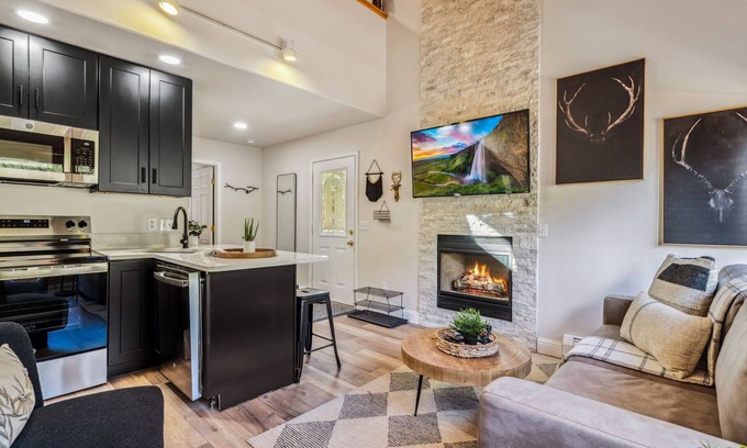 Fall River Estates Condo | Creekside Suite 02 (NO HT)