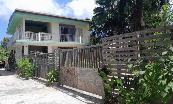 Le Moule Villa | Creole Escape: Rustic House 5 Minutes Walk from the Beach, Baie du Moule