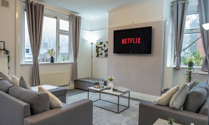 Bury House | Crew Quarters: Your Ideal Stay in Bury