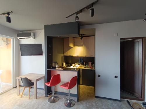 Magnetiti Apartment | Crimson Serenity Appartment