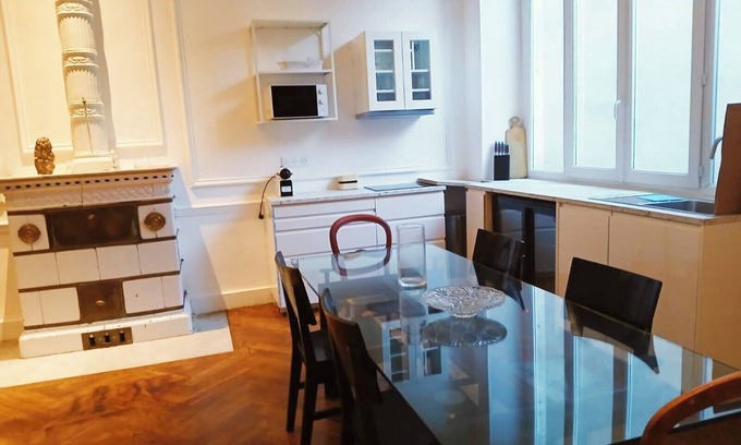 Nimes City Centre Apartment | Cristal Suite