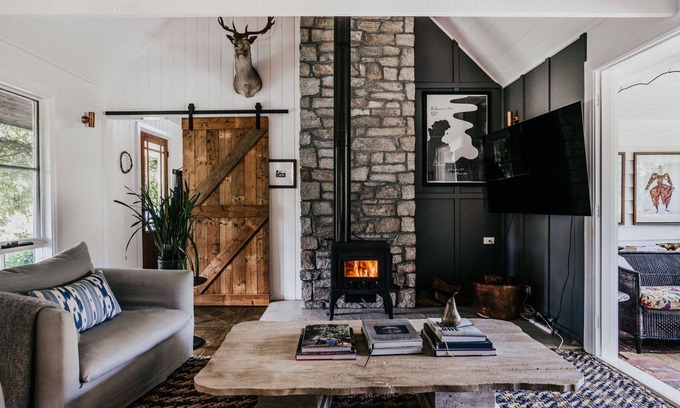 Pipers Creek House | Crofters Fold ~ Daylesford Macedon Region ~ Fabulous Farm Stay!