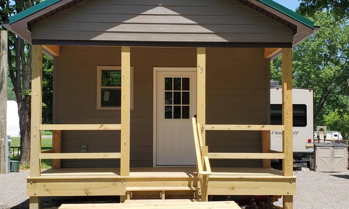 Gaines Cabin | Crooked Creek Cabin 5 - Cabin Five: Cozy hideaway, Pine Creek access, perfect for outdoor enthusiasts exploring the PA Wilds.