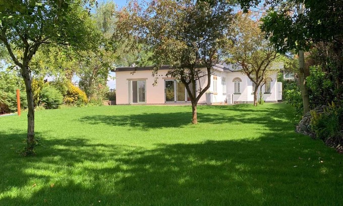 Newark Cottage | Crossing Cottage 3 Bed Cottage with rural views and private garden
