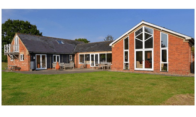 Aldringham Apartment | Crossing Cottage - sleeps 9 guests in 4 bedrooms