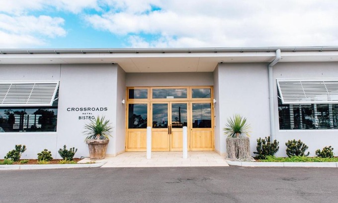 Casula Hotel | Crossroads Hotel