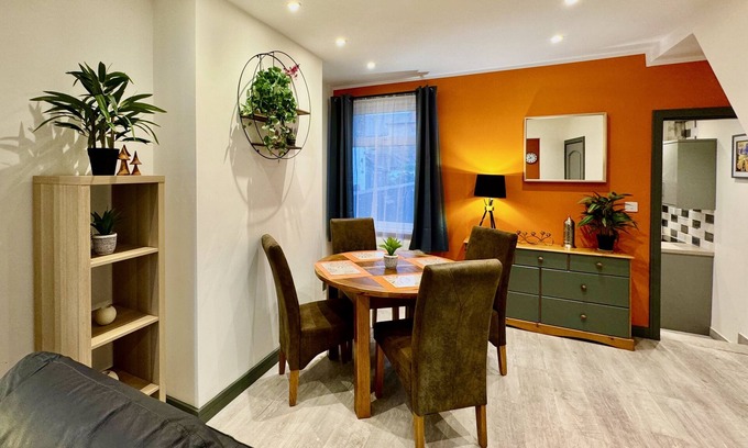 Cleethorpes Apartment | Crow Hill House - charming 3-bedroom holiday house