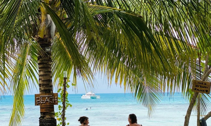 Dhiffushi Hotel | Crown Beach Villas