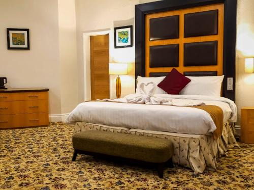 Stone Hotel | Crown Hotel Stone