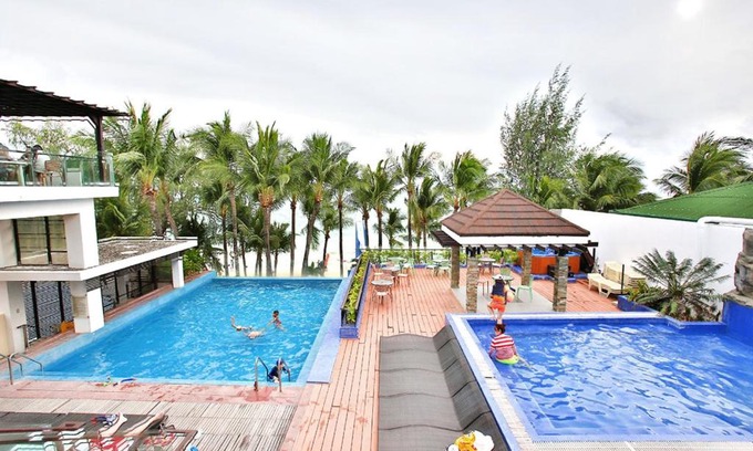 Boracay Island Resort | Crown Regency Beach Resort