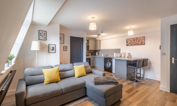Wellington Apartment | Crown Street Apartments - 7D, Town Centre