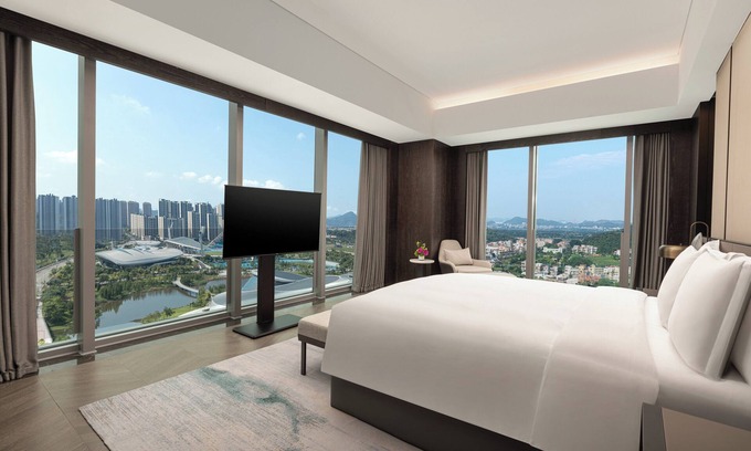 Pengjiang Hotel | Crowne Plaza Jiangmen Binjiang by IHG