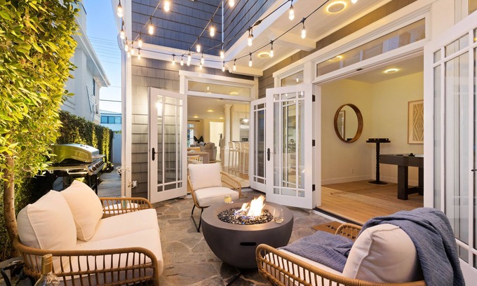 East Side Costa Mesa House | Crystal Cove by AvantStay | Gorgeous & Charming Newport Home!