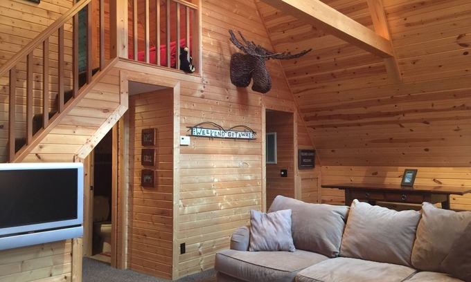 Thompsonville Cabin | Crystal Mountain Resort