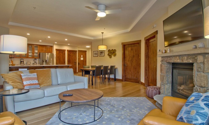 Breckenridge Condo | Crystal Peak Pioneer Condo: Slopeside Luxury