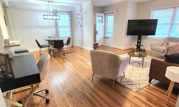 Florence House | Crystal Place Near MUSC and Mcleod Hospital