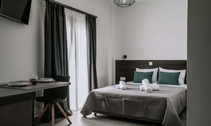 Ierissos Apartment | Crystal Studios