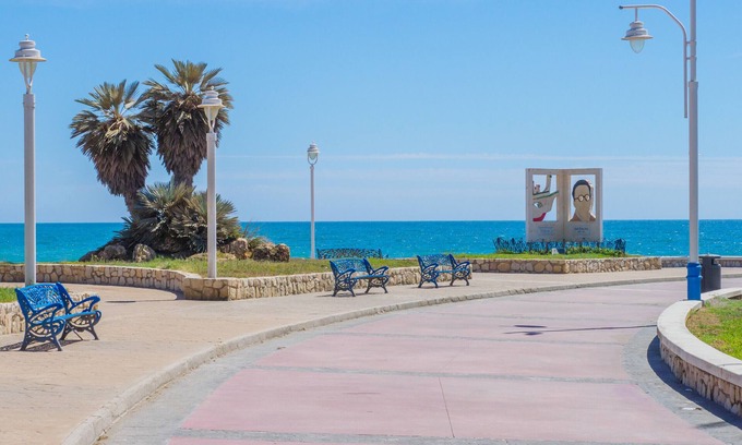 La Cala del Moral Apartment | Cubo's Beachside Calasa Apartment & Terrace/beach/air conditioning/free Wi-Fi