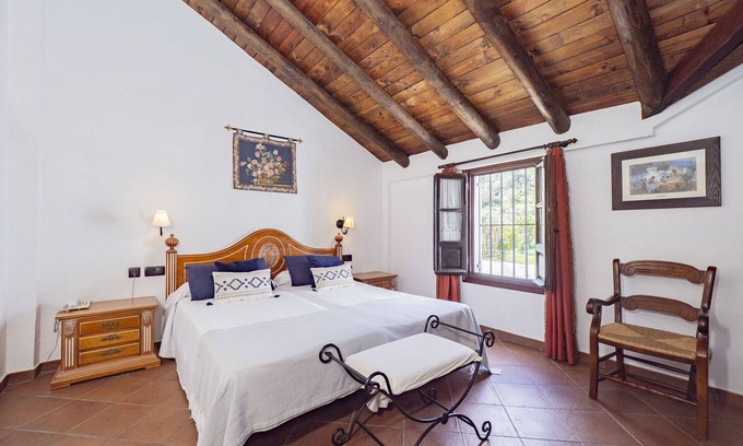 Casarabonela Bed & Breakfast | Cubo's Hotel Cortijo San Antonio Caminito del Rey/air conditioning/free Wi-Fi/free parking