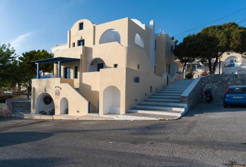 Pyrgos Apartment | Cultural House