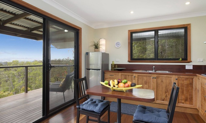 Kobble Creek Cottage | Currawong Cottage Hill Top