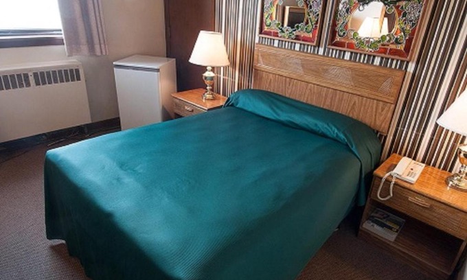 East Kildonan Hotel | Curtis Gordon Motor Hotel