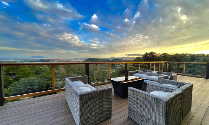 Fairfield Villa | Custom Home! Gorgeous VIEWS! Wine Country, near Napa!
