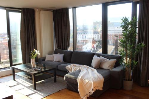 Cathedral Quarter Apartment | Custom House Square Penthouse