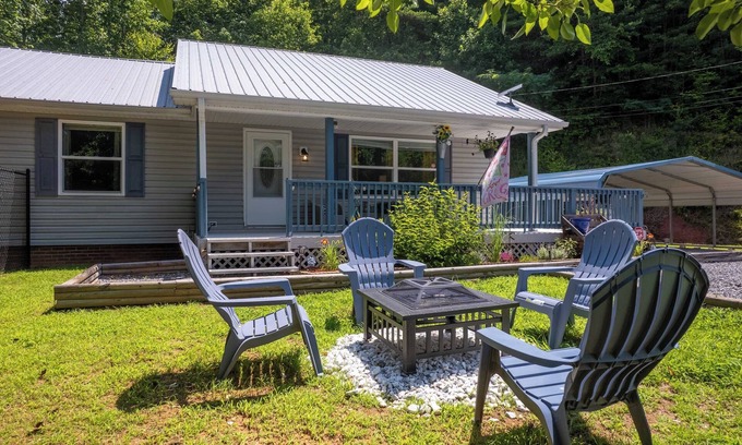 Cherokee Cabin | Customer Appreciation Year! See Discount information in Ad