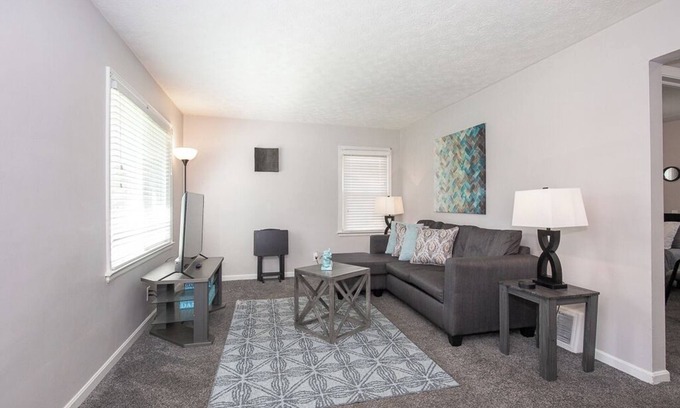 West Akron House | Cute 3Bdrm House | Laundry, Game Room, Backyard