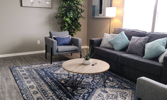 Blue Springs Apartment | Cute and Cozy Apartment close to several highways