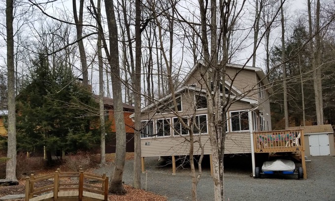 Wallenpaupauk Lake Estates House | Cute and cozy, walking distance to pool and lake