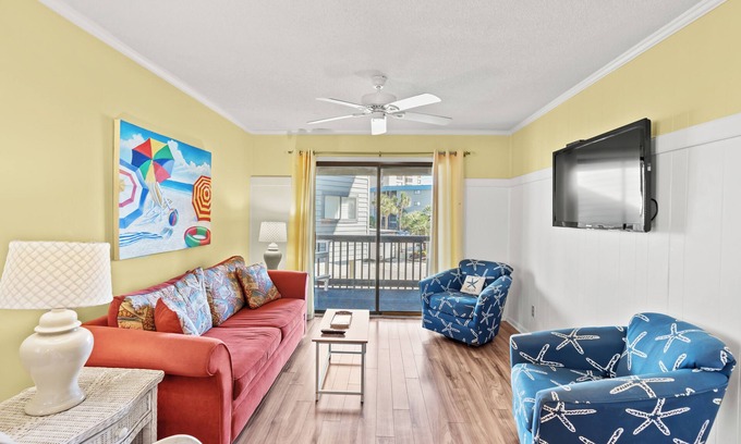 Ash Condo | Cute beachy condo, across the street from beach + Free Attraction Tickets!