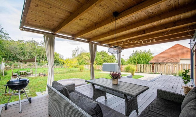 Balatonfuzfo Apartment | Cute Cottage