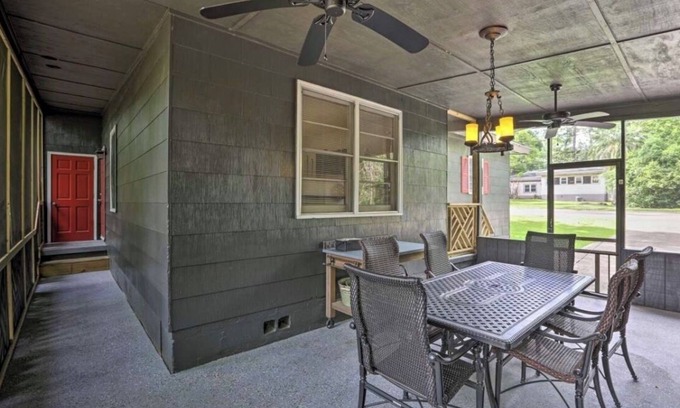 Tallahassee House | Cute Cottage nestled in the trees close to Doak Campbell Stadium