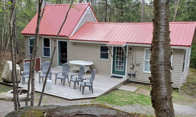 Groton Cottage | Cute, cozy cottage near lakes, rock climbing, restaurants, trails and fishing.