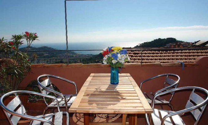 Civezza Villa | Cute house in the romantic town center of Poggi, Imperia, small roof terrace with sea views