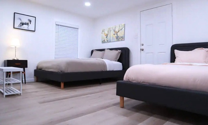 West Dallas Apartment | Cute Small Studio | Trinity Groves