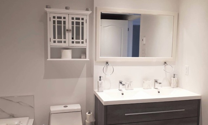 Mercier-Hochelaga-Maisonneuve Condo | Cute & Spacious 2 bedrooms Condo + Parking - Walking distance to Olympic Stadium