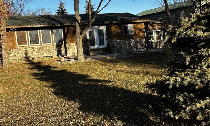 Aberdeen Cottage | Cute Two Bedroom Cottage in Quiet Setting