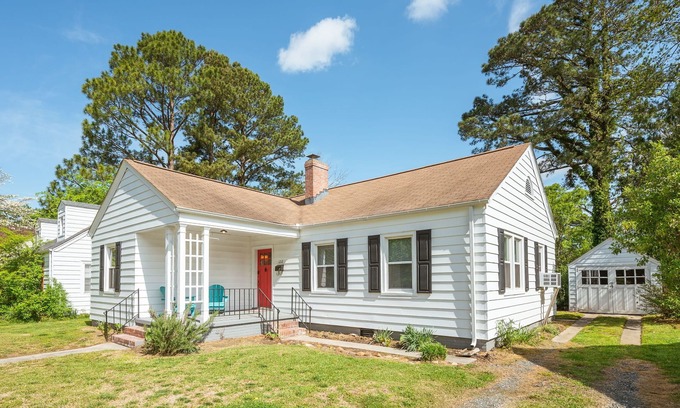 Hampton House | Cute Wythe Two Bedroom at Robinson Park